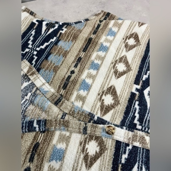 3/$30 _ VINTAGE | weekend edition Aztec western Navajo  button down vest- large - Picture 6 of 7